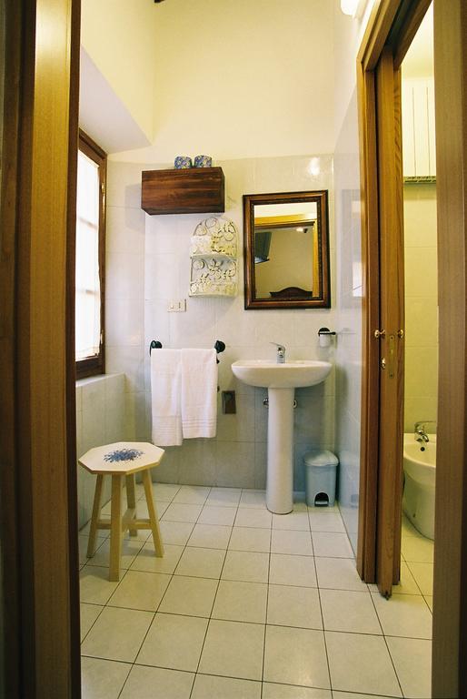 Camere Zimmer Rooms San Francesco Buti Εξωτερικό φωτογραφία