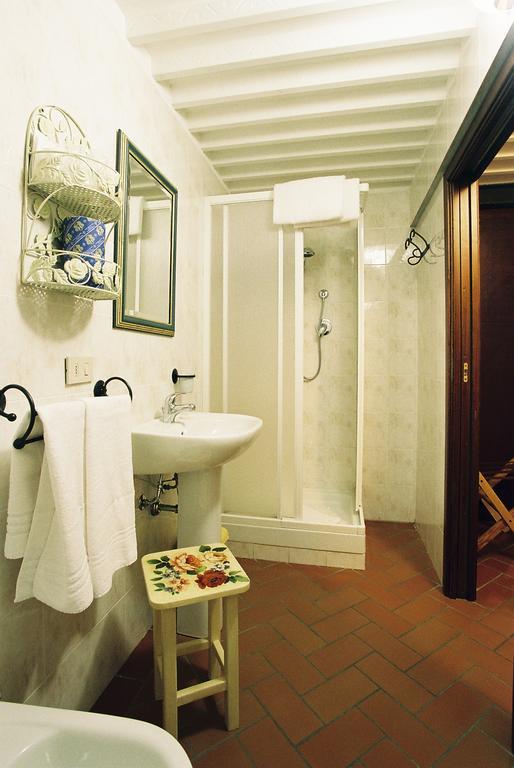 Camere Zimmer Rooms San Francesco Buti Εξωτερικό φωτογραφία